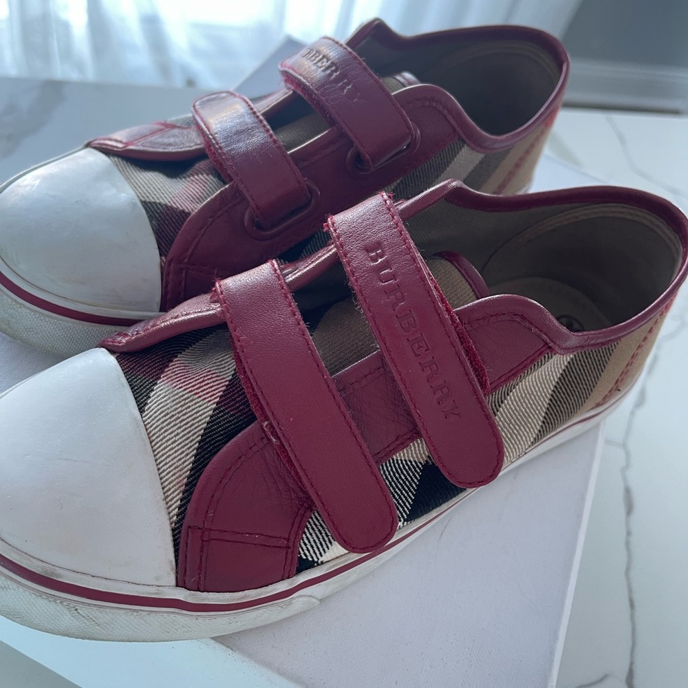 Burberry shoes